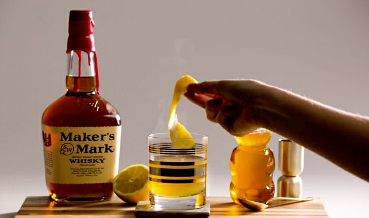 כל מה שאתם צריכים לחורף הזה: סירופ וויסקי נגד שיעול היא הדרך בה סבתא נלחמה נגד שפעת