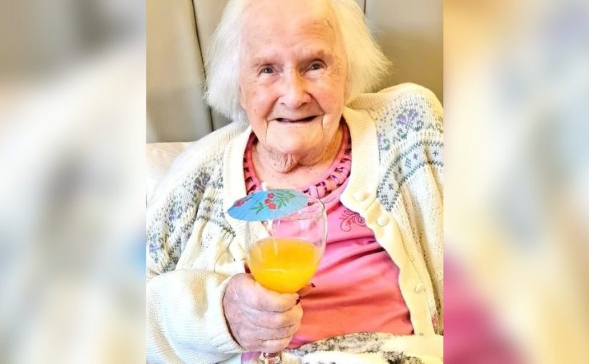 אישה חיה עד גיל 108, והסוד שלה לחיים ארוכים יעלה חיוך גדול על הפנים שלכם