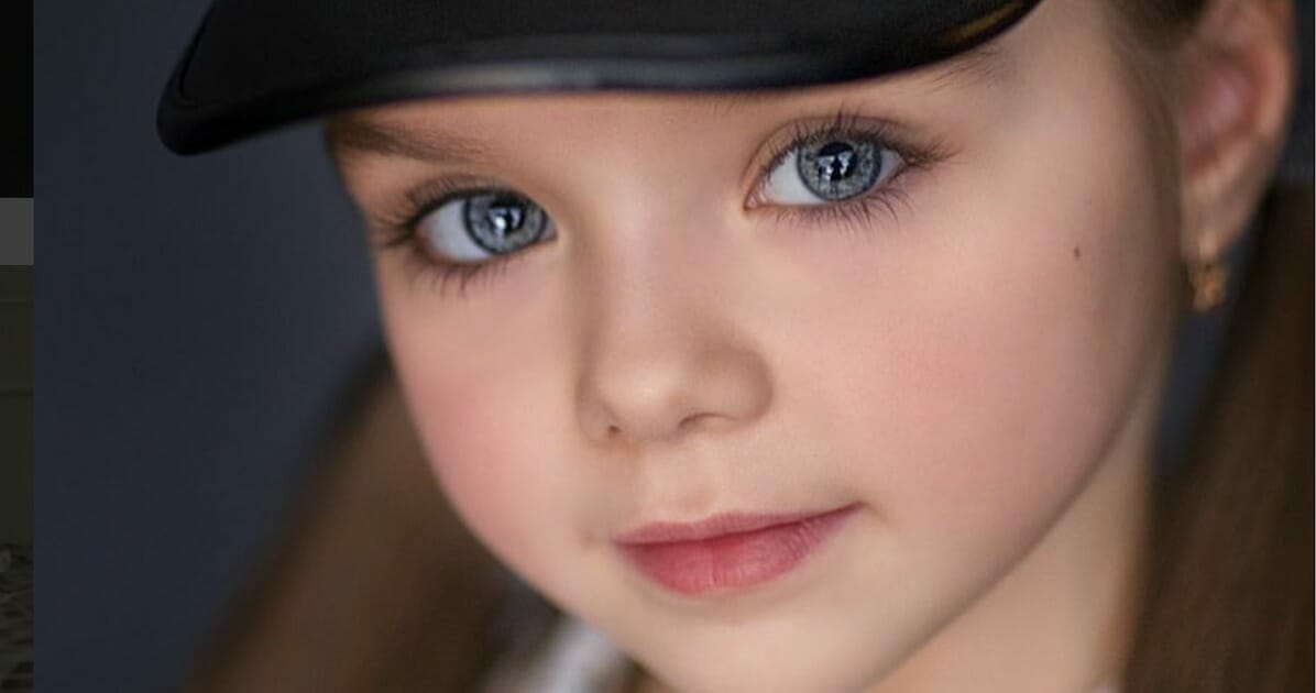 הם מכנים אותה הילדה הכי יפה בעולם – כשהמצלמה התקרבה לעיניים שלה, כולם השתגעו לגמרי!