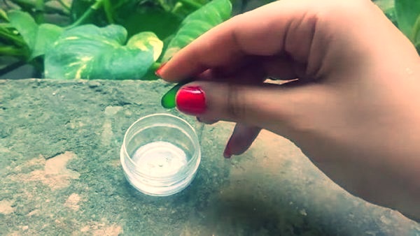 שילוב של הויטמין והג'ל הטבעי הזה יעניקו לכן שיער בריא, מלא ברק ובלי שערות שיבה!