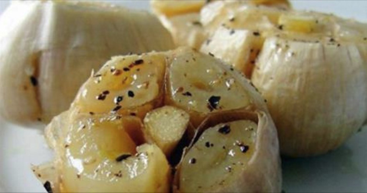 אכלו 6 שיני שום צלויות – מה שיקרה לגוף שלכם 24 שעות אחר כך ידהים אתכם לגמרי