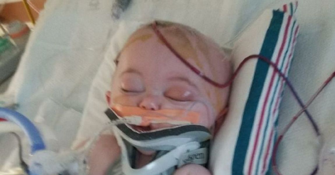 אמא שיתפה את הסיפור שלה לגבי הסכנה בלתת לתינוק לישון במיטה של מבוגרים – כל ההורים צריכים לקרוא את זה