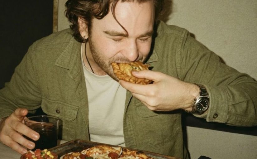 רופא הוציא אזהרה חמורה: המזון הזה 'מסוכן יותר מעישון' וגורם למוות מוקדם אצל אנשים